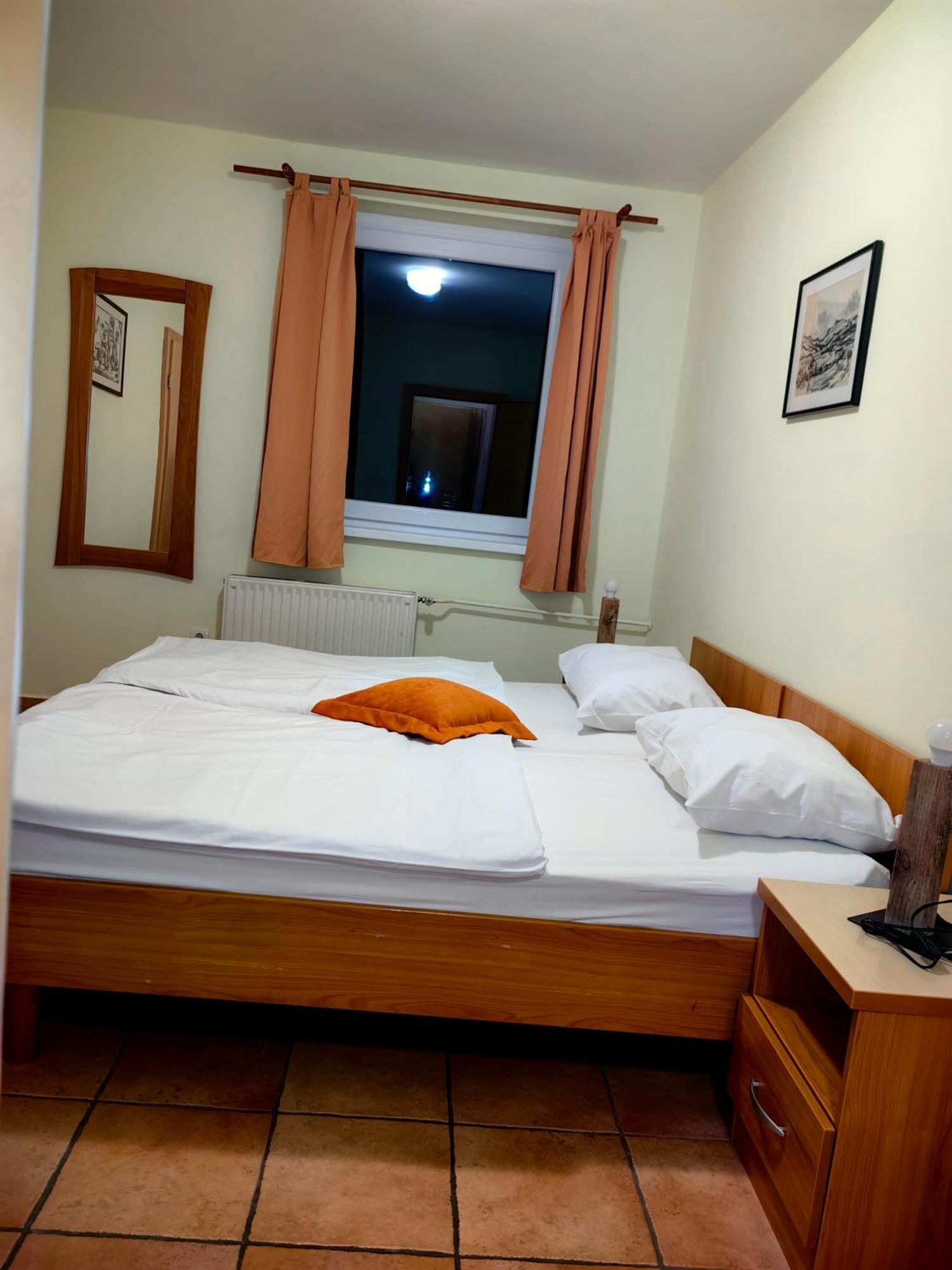 Hotel Kovac Osilnica エクステリア 写真