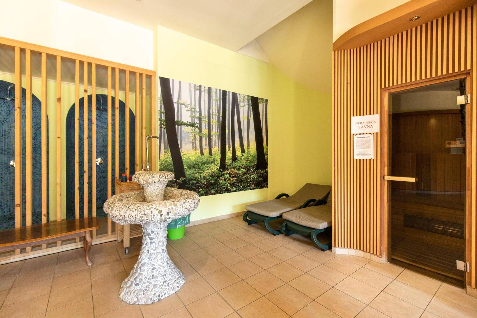 Hotel Kovac Osilnica エクステリア 写真