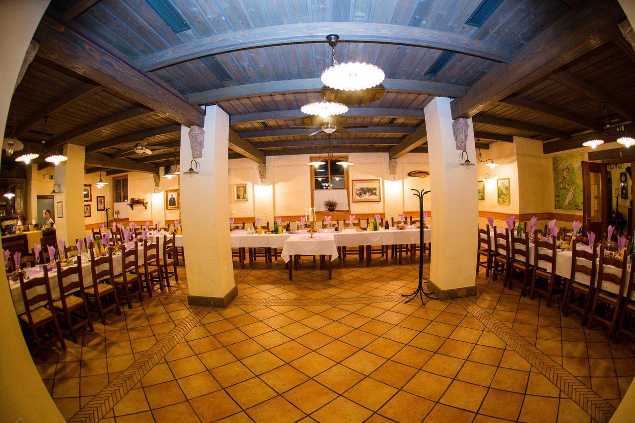 Hotel Kovac Osilnica エクステリア 写真