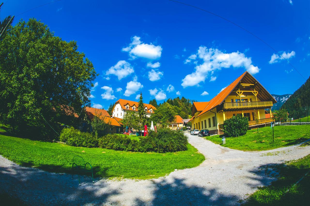 Hotel Kovac Osilnica エクステリア 写真